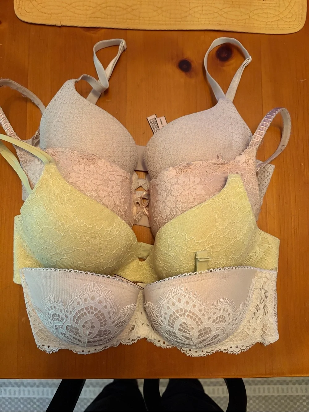 Victoria’s Secret bras lot of 4 - Picture 1 of 7